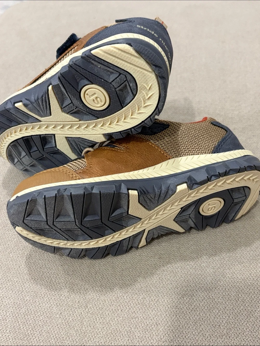 Stride Rite 360 Artin 4.0 Sneakers Tan/Navy – Memory Foam –Wide Size:10 Toddler
